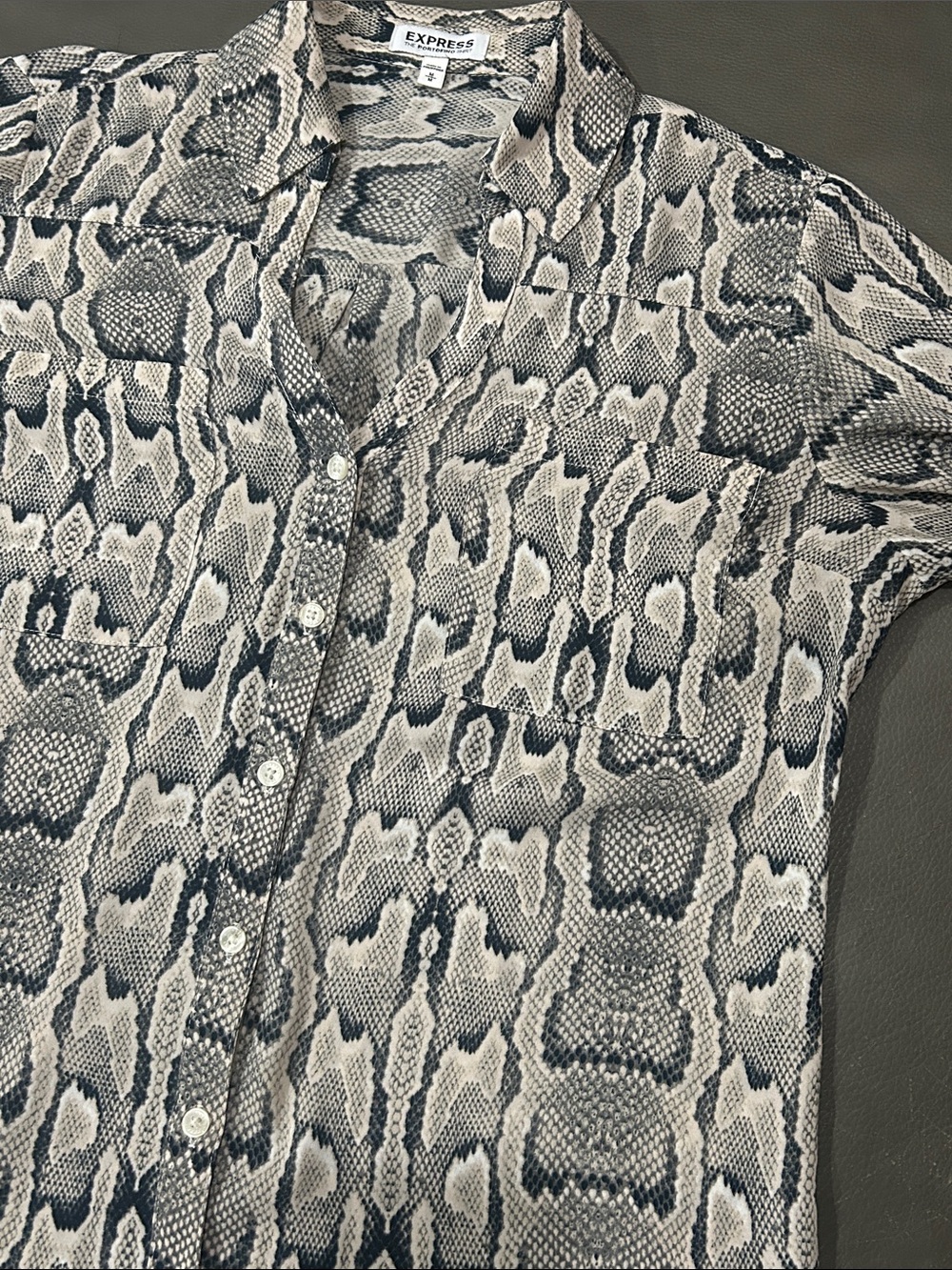 Express Snake-Print Button Down Shirt - Gray & Cream silk like sz M - Picture 3 of 4